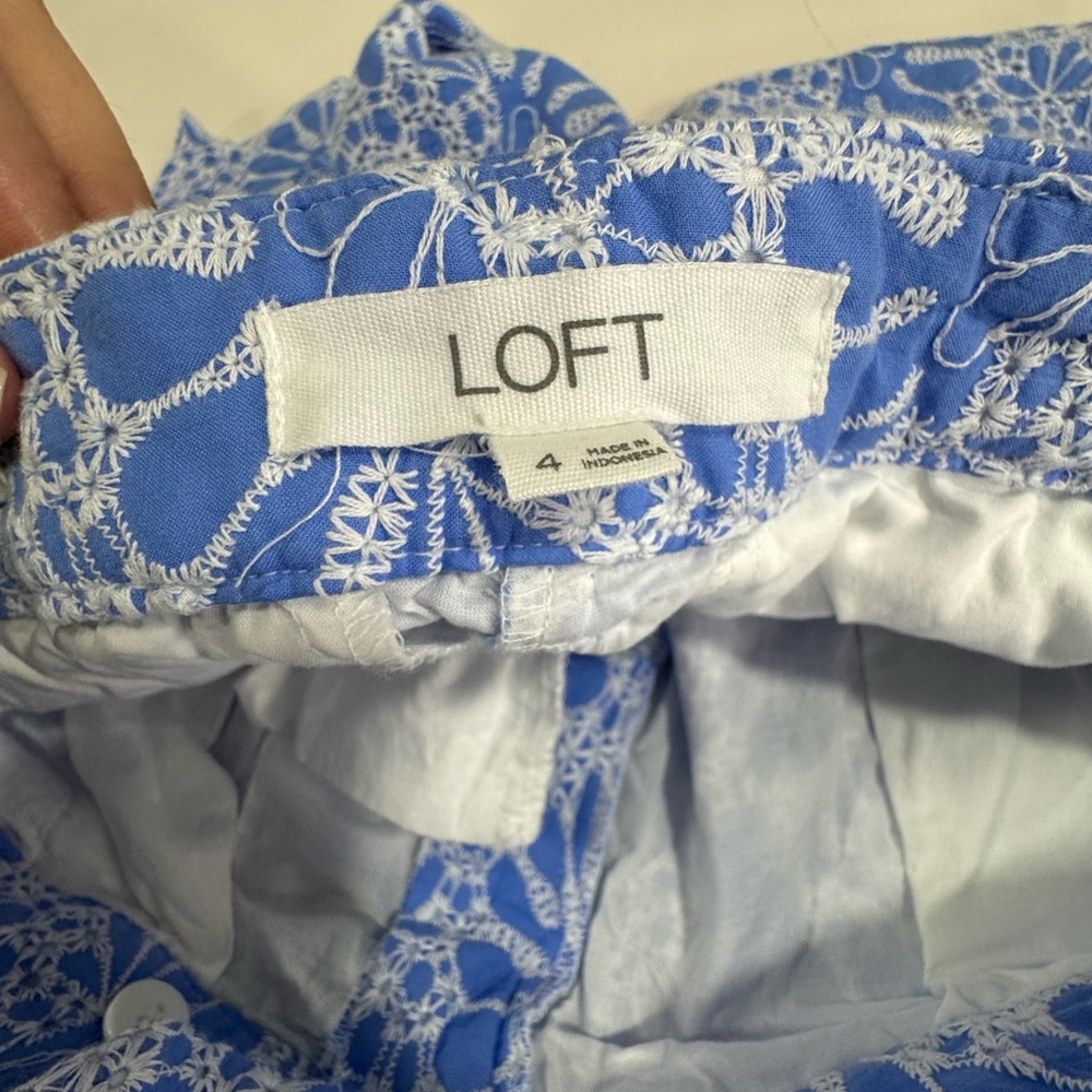 Riviera Shorts in Floral Eyelet
Loft Blue   Women's Shorts Sz 4 EUC 100% Cotton - Picture 12 of 14